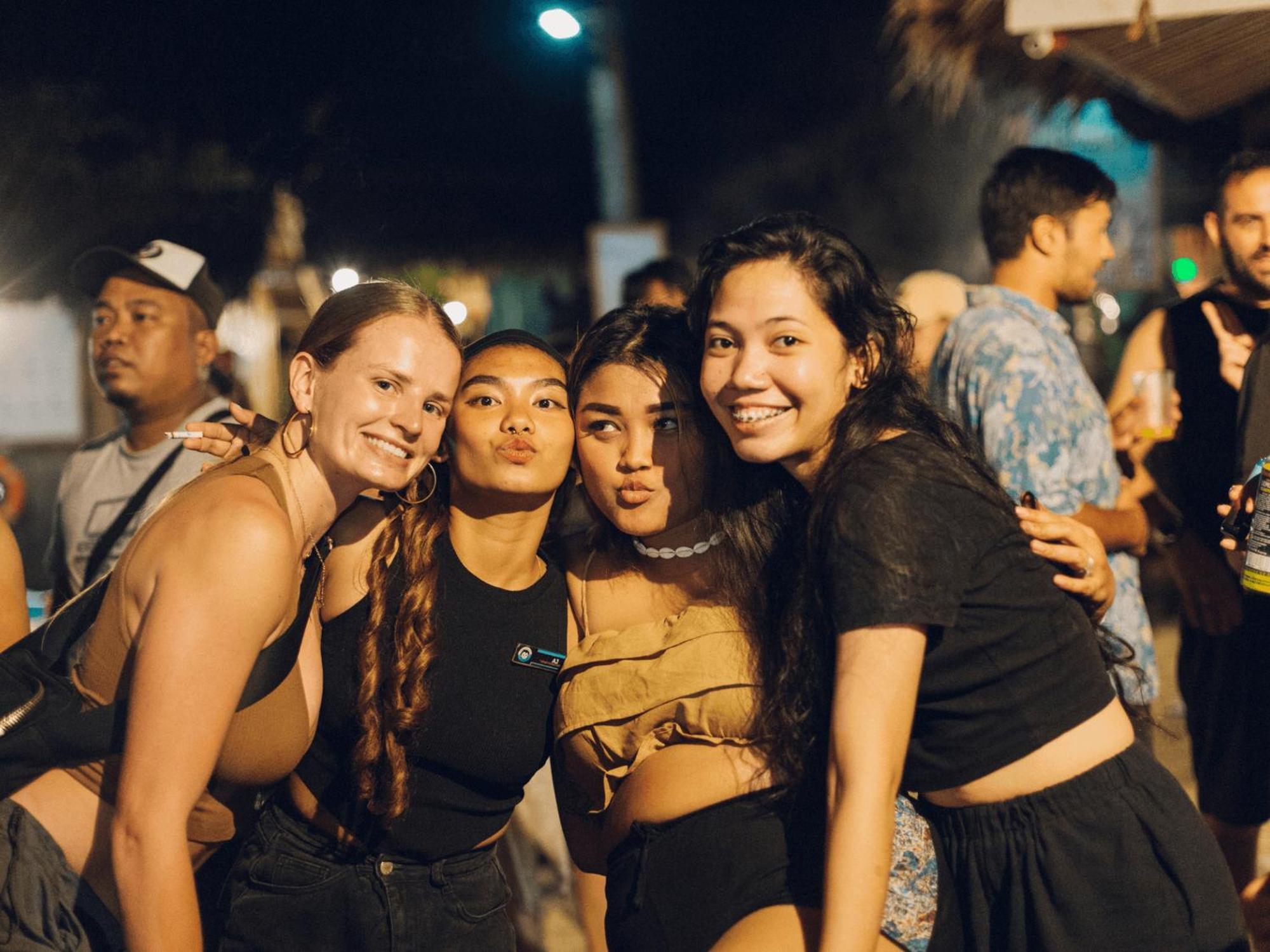 Mad Monkey Hostel Siargao (Adults Only) General Luna  Dış mekan fotoğraf