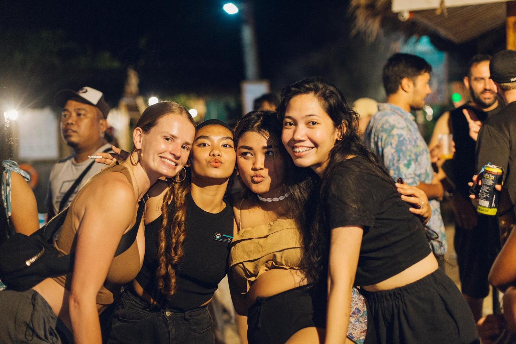 Mad Monkey Hostel Siargao (Adults Only) General Luna  Dış mekan fotoğraf